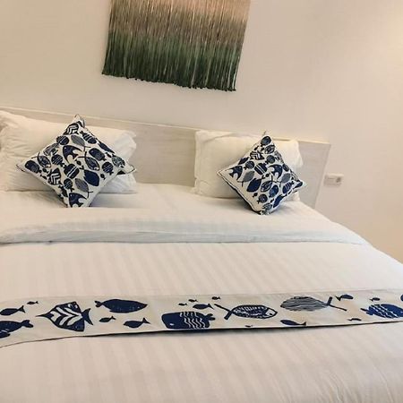 Little Mykonos Hotel Bandung Buitenkant foto