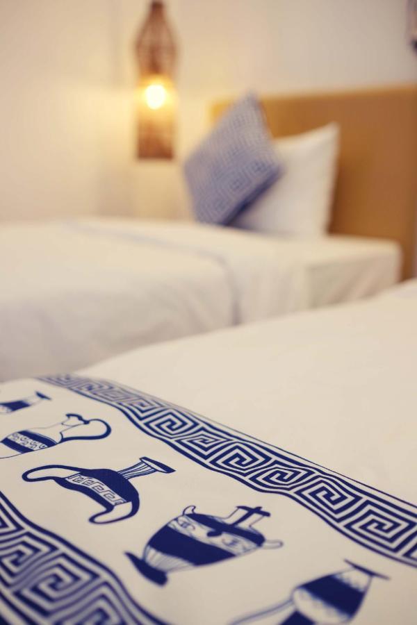 Little Mykonos Hotel Bandung Buitenkant foto