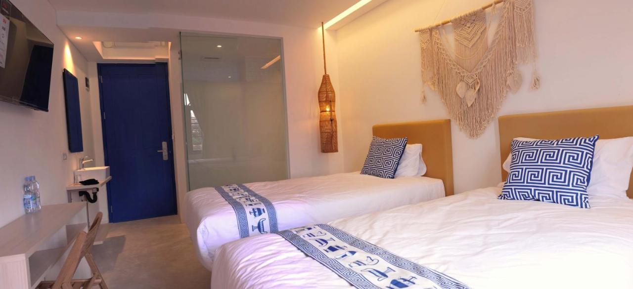 Little Mykonos Hotel Bandung Buitenkant foto