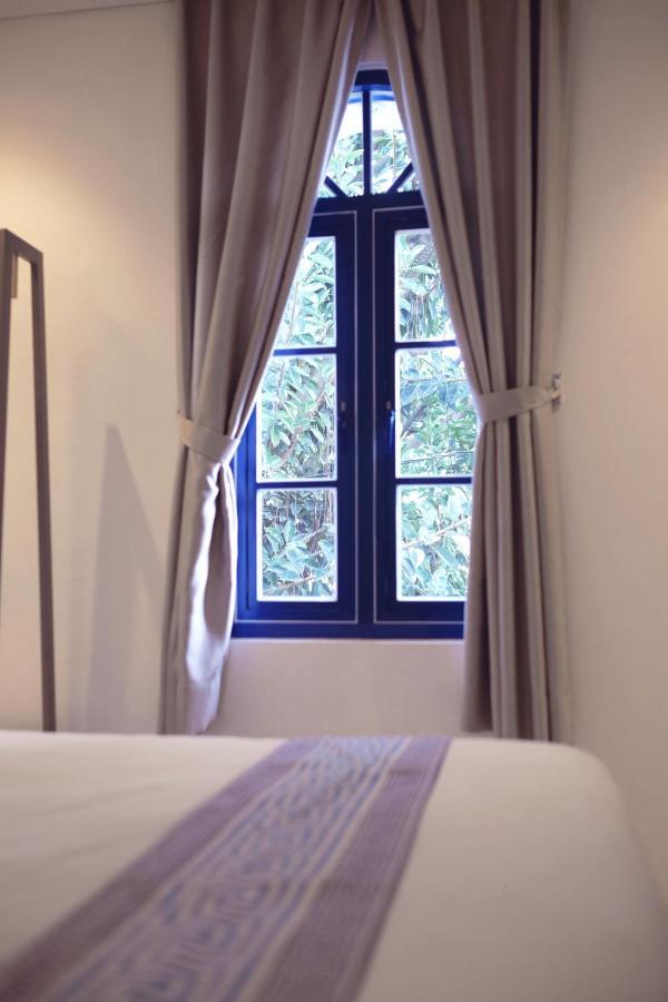 Little Mykonos Hotel Bandung Buitenkant foto