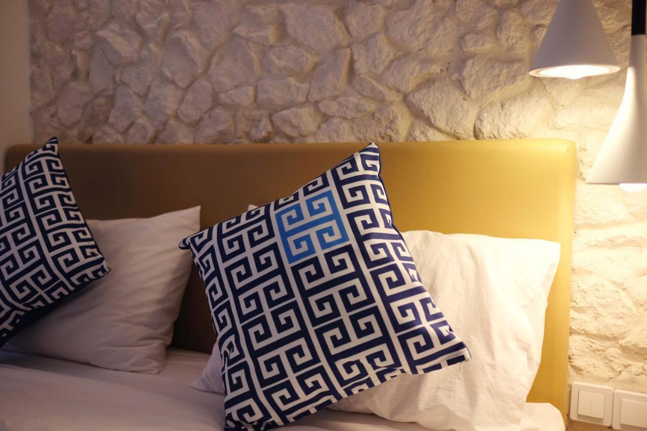 Little Mykonos Hotel Bandung Buitenkant foto